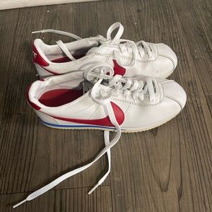 Vintage classic American flag color Cortez!!